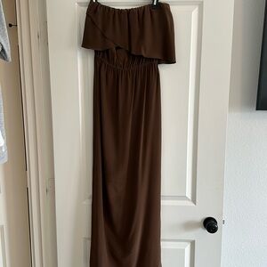 Brown strapless dress. So cute!